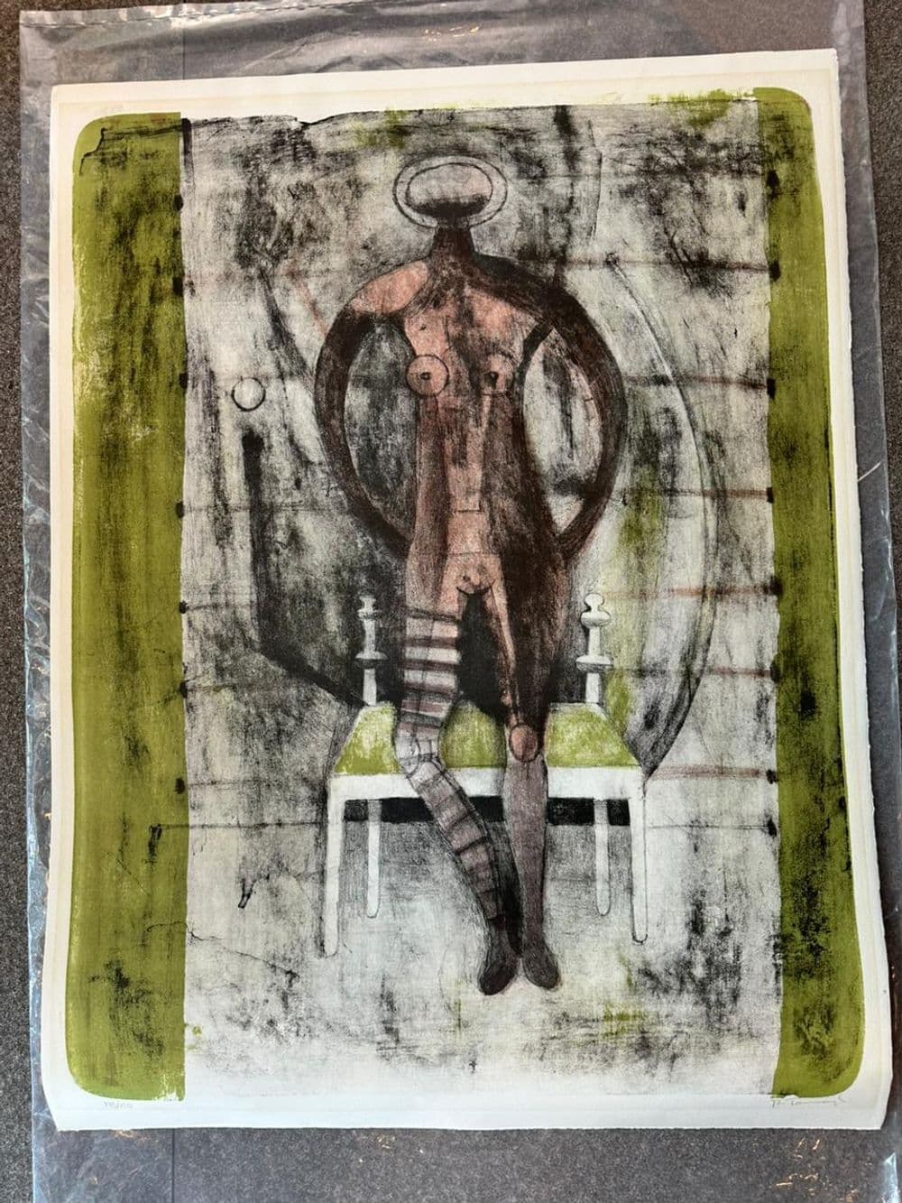 Mujer con Medias Malva 5