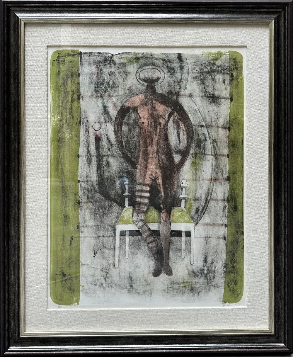 Mujer con Medias Malva